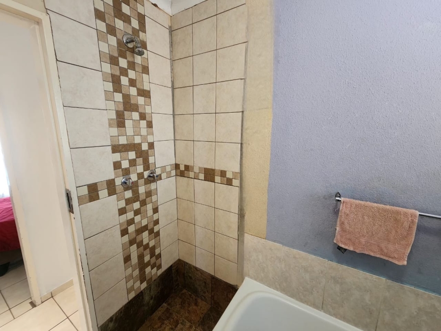 2 Bedroom Property for Sale in Tlhabane West North West